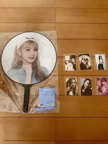 르세라핌 사쿠라 부채 트레이딩 카드 포함