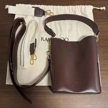 RANDEBOO 쁘띠 버킷 백 다크 브라운