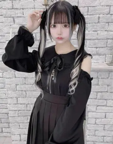 MARS 어깨가 드러나는 크로스 지퍼 슬라이더 블라우스 블랙