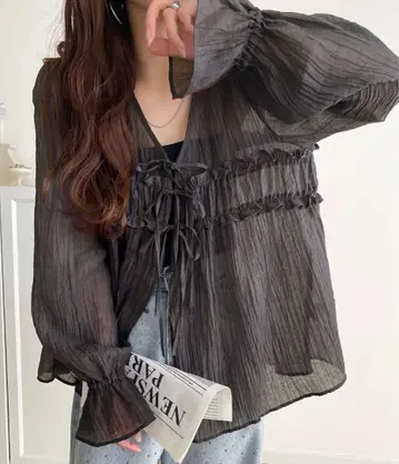 두근거리는 비침! 사랑스러운 리본이 돋보이는 시어한 양류 프릴 가디건