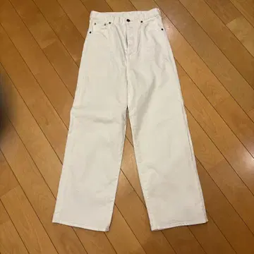 BRILL 화이트 스트레이트 데님