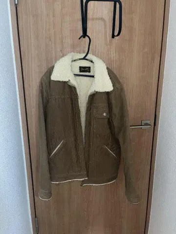 Wrangler 보아 카라 부착 브라운 자켓