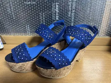 네이비 스트랩 샌들 코르크 밑창