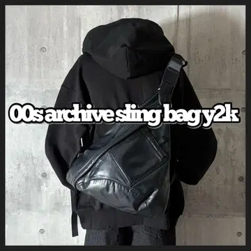 00s archive 가죽 느낌 슬링 백 펑크 y2k opium