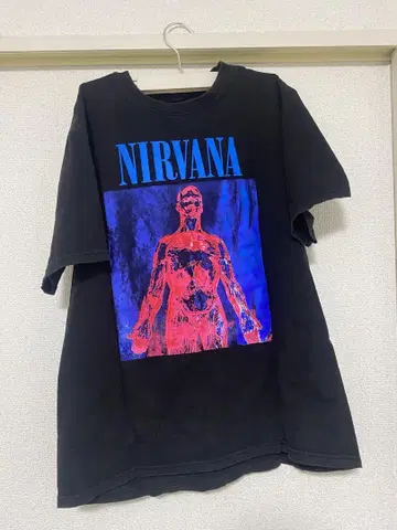 NIRVANA 블랙 티셔츠 SLIVER