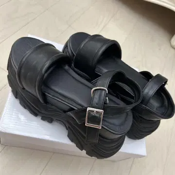 블랙 통굽 샌들 GRL 새상품 24 그레일