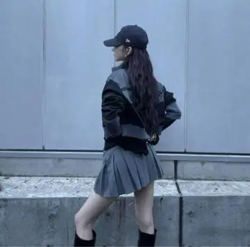 melt the lady back pleats skirt 그레이