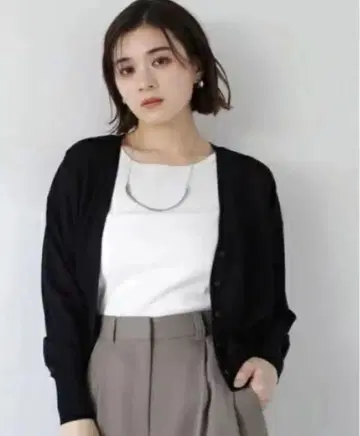 블랙 긴팔 가디건 니트 소재