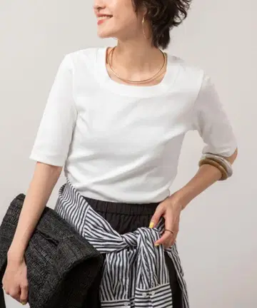 컴팩트 베어 골지 스퀘어 5부 소매 풀오버 티셔츠 노리즈 화이트