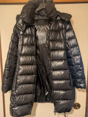 TATRAS 블랙 다운 자켓 후드 부착