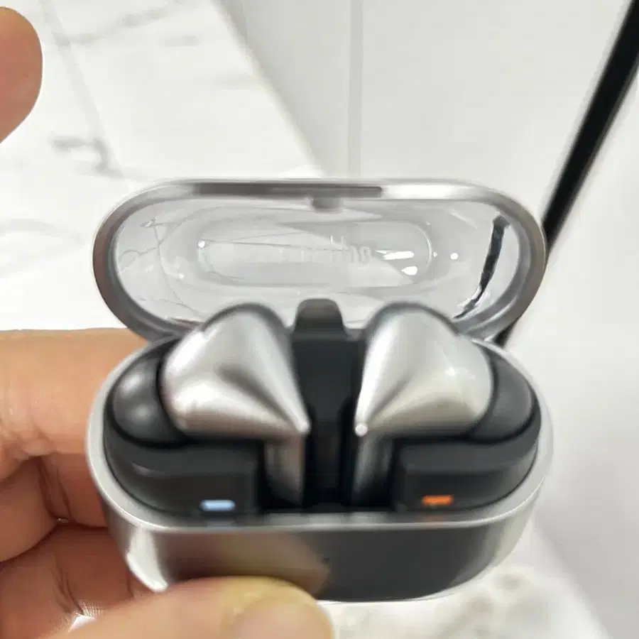 Sealed Galaxy Buds 3 Pro White on Bunjang Global Site.