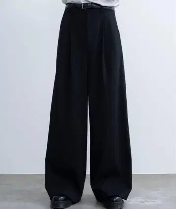 2턱 와이드 스트레이트 스트라이프 슬랙스 sinss s 블랙