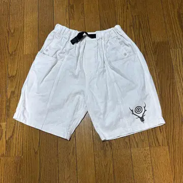 화이트 숏 팬츠 사슴 머리 디자인