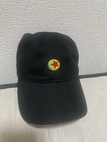 블랙 컬러 픽사 공 캡