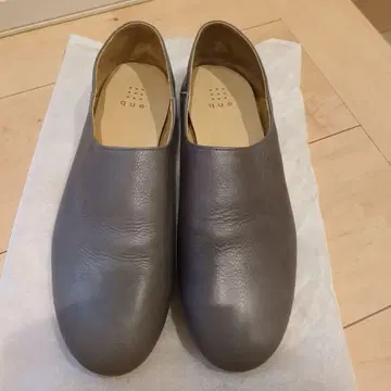 que shoes plain 그레이 베이지