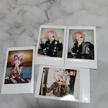 MEJIBRAY 코이치 폴라로이드