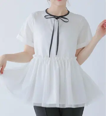 Fitmore 바이컬러 파이핑 넥 튤 페플럼 탑 페플럼