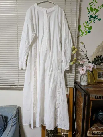 에미 아틀리에 emmi atelier 화이트 롱 원피스