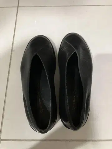 요건 레일 블랙 가죽 신발