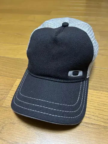 Oakley 메쉬 캡 블랙/그레이