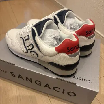 산가치오 뉴 스니커즈