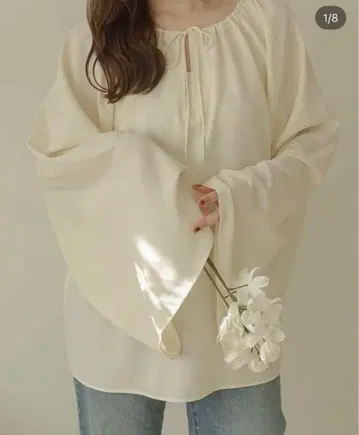 Alumu 리본 플레어 슬리브 블라우스
