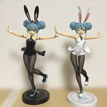 BiCute Bunnies Figure -하츠네 미쿠- 화이트 블랙 세트