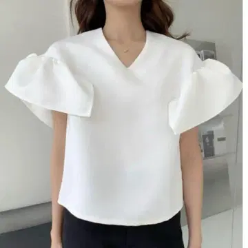 새상품급 벌스데이 바쉬 클리오네 상의 블라우스 화이트 흰색 M 사이즈