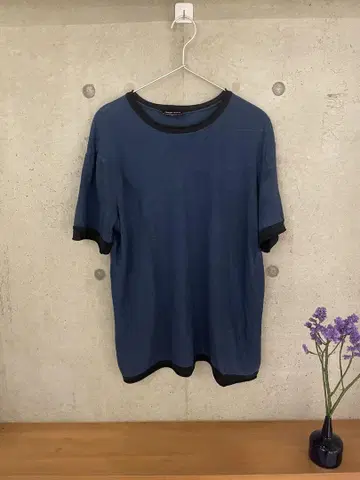 조르지오 아르마니 네이비 티셔츠 52