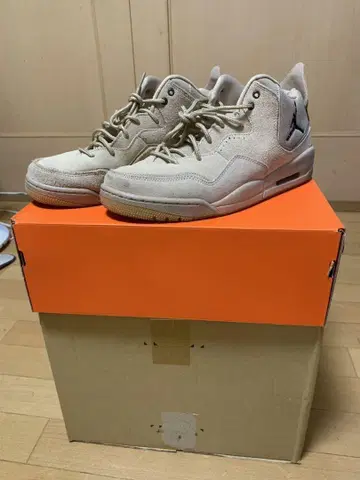 Jordan 베이지 스웨이드 신발