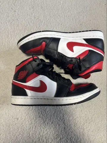 AIR JORDAN 1 MID
