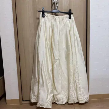 미라 오웬 허리 밴딩 시어 샤이니 스커트 아이보리