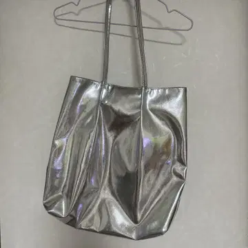 실버 메탈릭 토트백