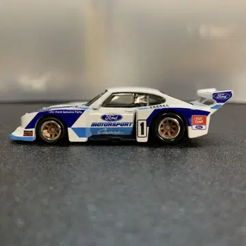 781 포드 Capri Gr.5 1/64 스케일 다이캐스트 미니카