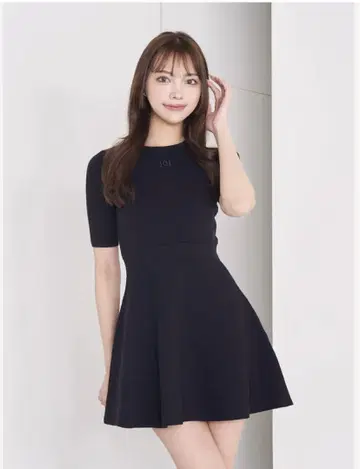 Darich DD 로고 플레어 니트 미니 원피스