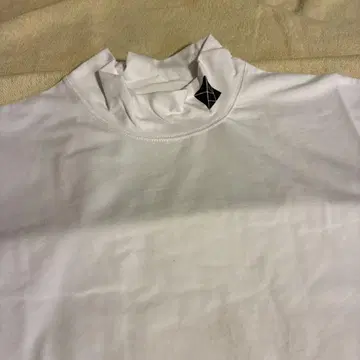 탕그램 모크넥 티셔츠
