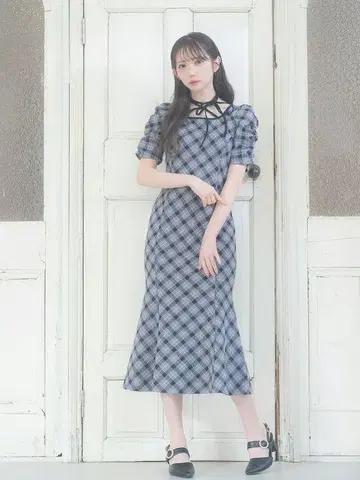 evelyn 체크 컷 OP 차콜