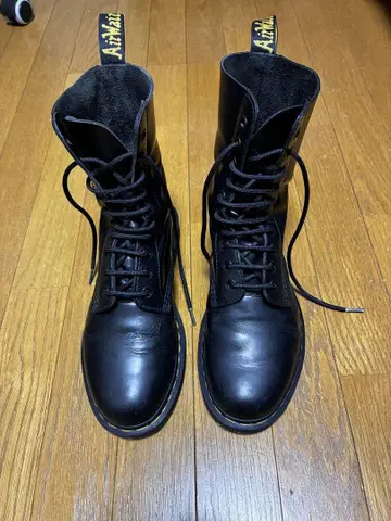 [UK7] Dr.Martens 10홀 부츠 블랙