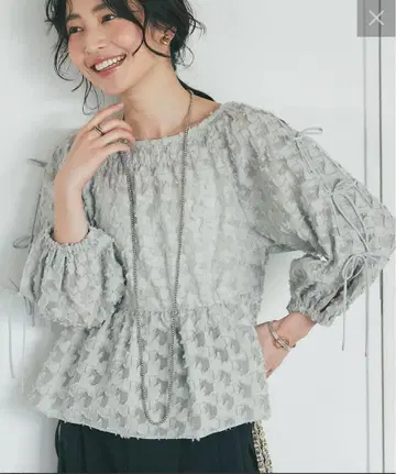 러브틱 모자 꽁지 컷 자카드 리본 슬리브 블라우스
