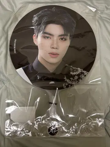 제베원 고누크 서울 네이비 부채 ZB1 zerobaseone