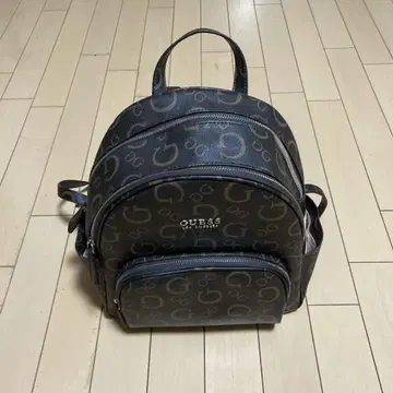 GUESS 블랙 백팩 수납 가방 포함