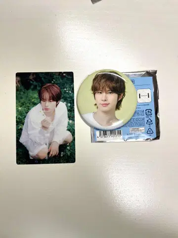 캔뱃지와 포토 카드 세트