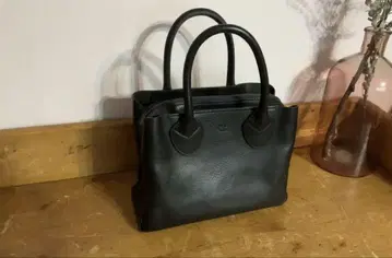 genten 블랙 가죽 핸드백