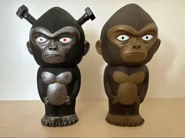 크로마니온 요시오 피규어 저금통 2개 세트