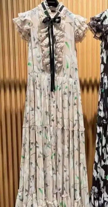 Sov. / 쉬폰 프릴 원피스