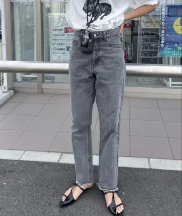 그레이 스트레이트 데님 팬츠 하이 웨스트