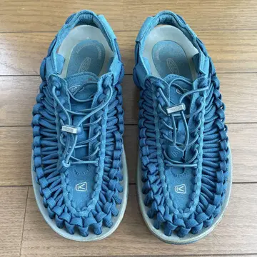 KEEN UNEEK 스포츠 샌들