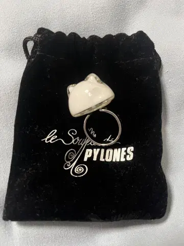 피로네 PYLONES 반지 고양이 캣 모티브