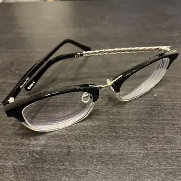 몽키 플립 안경 비대칭