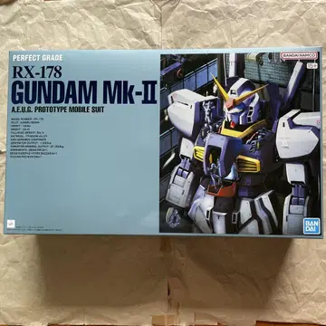 반다이 제품 PG 1/60 건담 Mk-II